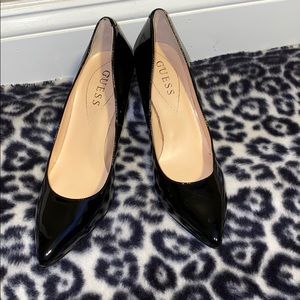Guess Pumps